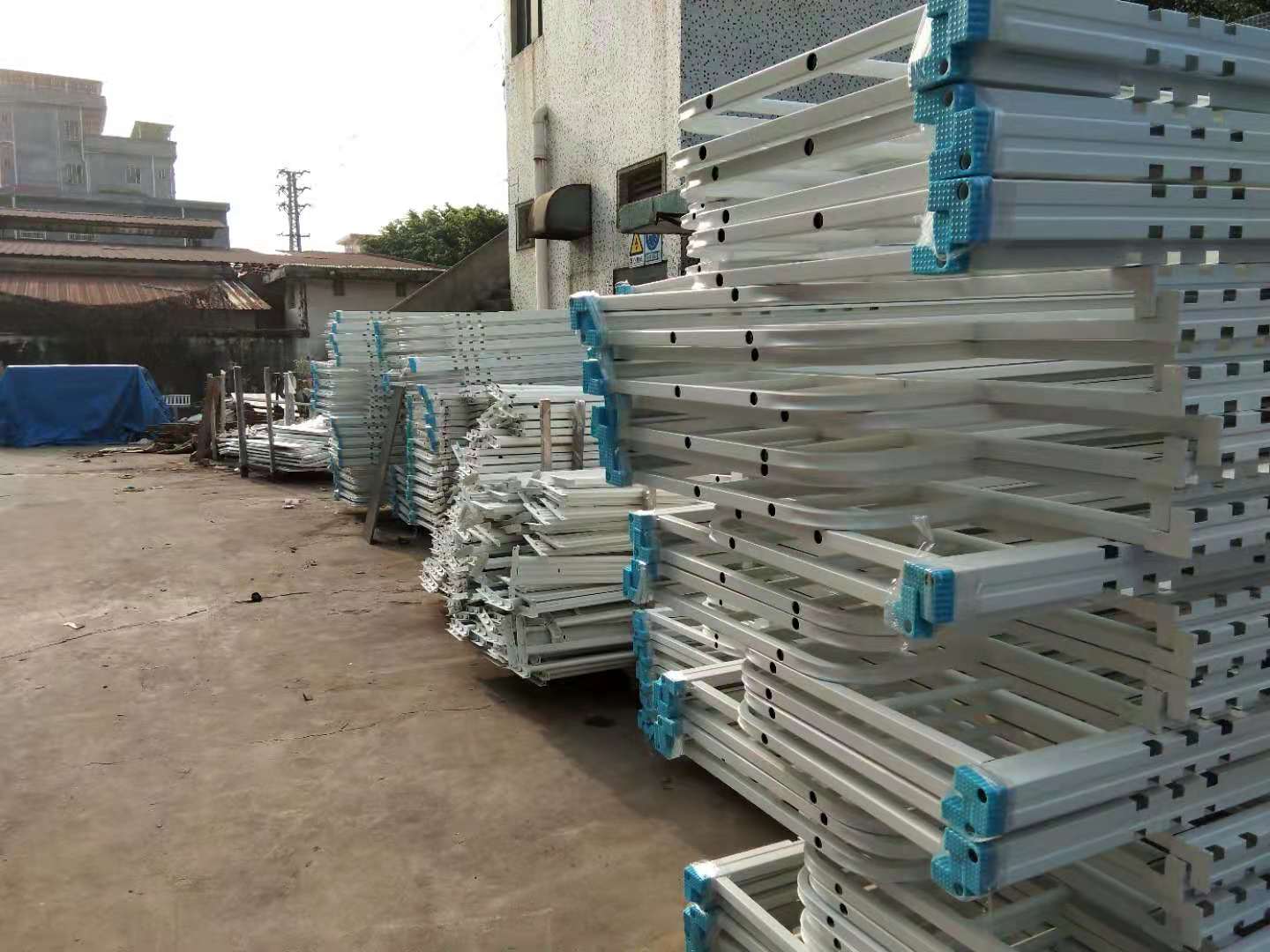 廠區(qū)堆滿鐵床怎么辦？